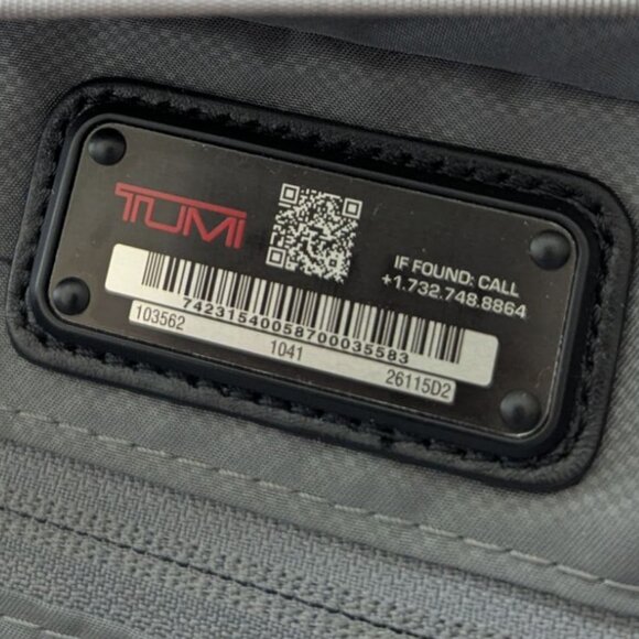 TUMI Black Nylon Laptop/Tablet Case w adjustable shoulder strap - Picture 9 of 12